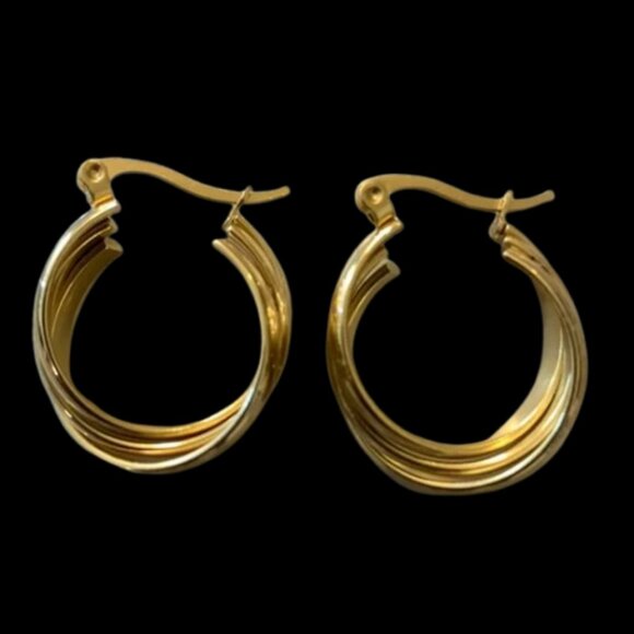 Cute little Gold Earrings - Picture 2 of 4